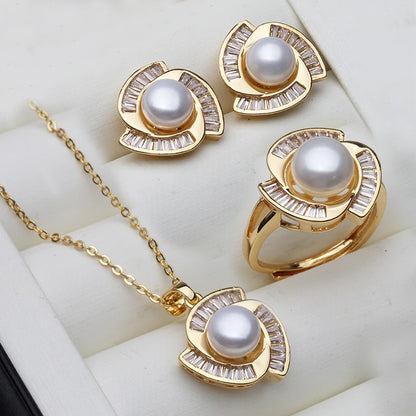 Queen’s Grace – Elegant 18K Gold-Plated Pearl Necklace & Earring Set | HELLACHIC Timeless Gift for Her